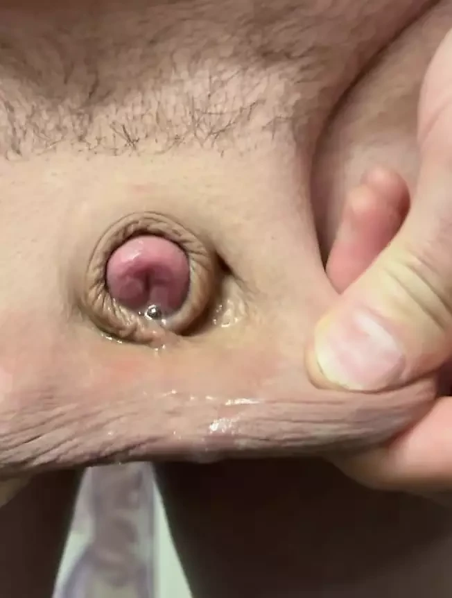 Precum micro penis