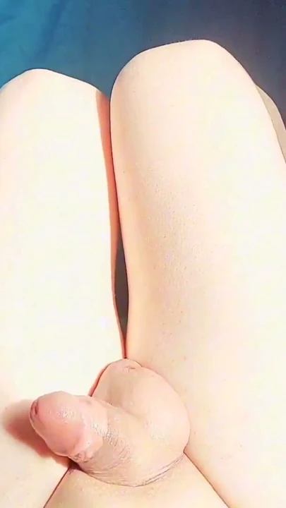 Youtuber CUMSHOT THE HOTTEST HANDS-FREE Cumming Big Load Of Juice Out From Cutest Cock Between Beautiful Smooth Blonde… | Klip 1