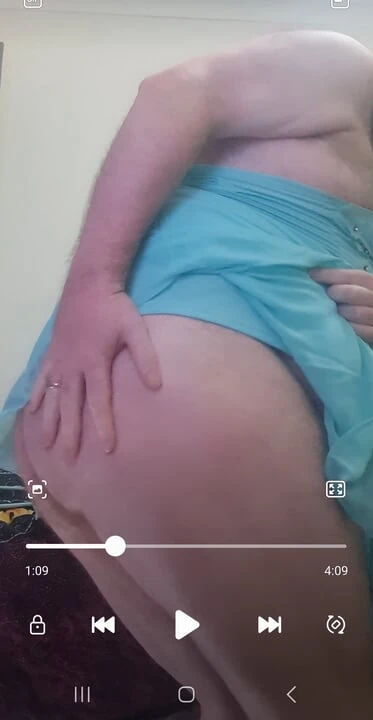 Отшлепали, висячицу выпороли и заткнули ремнем. Большой медведь в нижнем белье