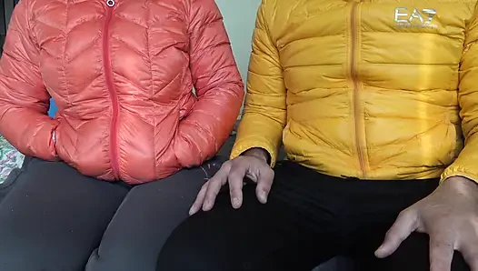 Yaşlı üvey anne bakire üvey oğluna hayatının ilk elle muamelesini yapıyor.