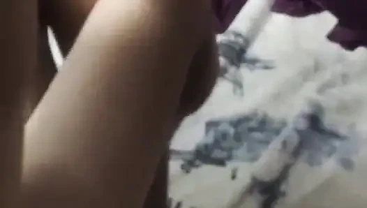 Orgazm kız Arap 18 yaşında