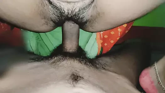 Hintli sıkı amcıklı kız sert seks yapıyor