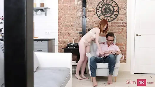 Slim4k - Emily Red genç kız büyük biniyor