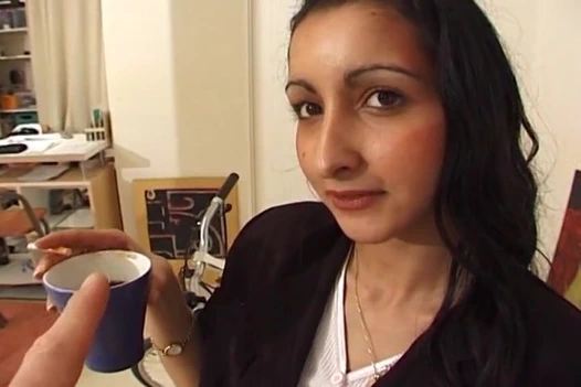 Güzel Fransız genç kız ağrılı sikildikten sonra yüzüne büyük boşalma