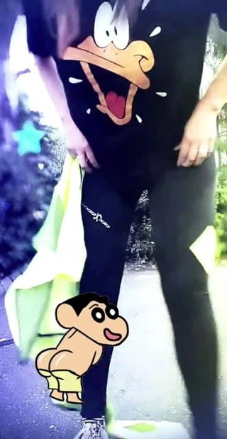 Nazarena velez haciendo lo que mejor le sale MOSTRAR EL ORTO