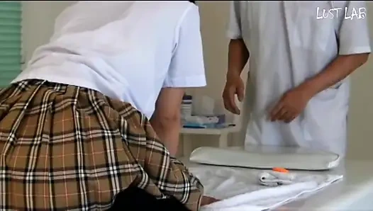 Terapistin dokunuşu. Zevk sınırlarının ötesinde özel bir seans. - Bölüm 3