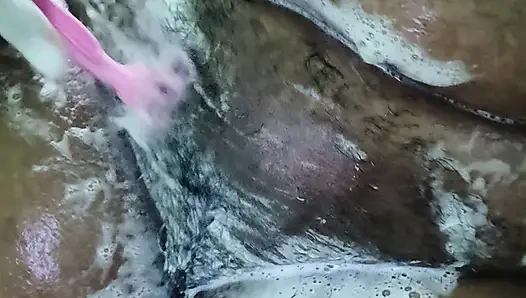 Mallu Kerala harisha teyze banyo yapıyor videosu