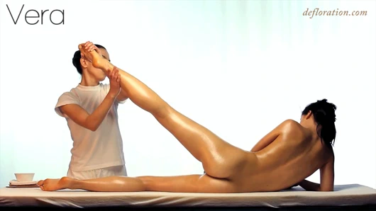 Vera'nın güzel şehvetli bakire masajı
