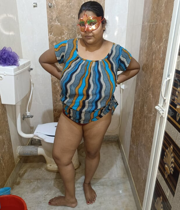 Hintli banyo sikişi