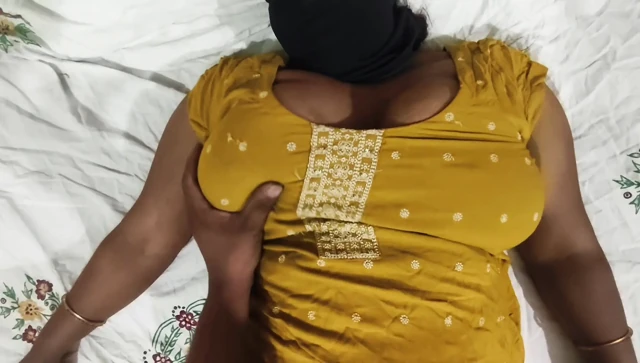 Hintli desi kız arkadaş seks videosu ve Hintli pornhub desi mms sızdırılmış video ve desi xhamster video com