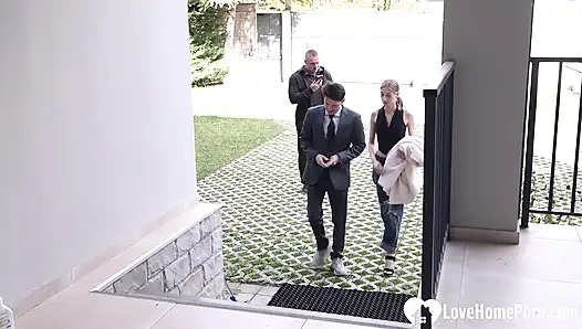 İş toplantısı derin anal seksle bitiyor