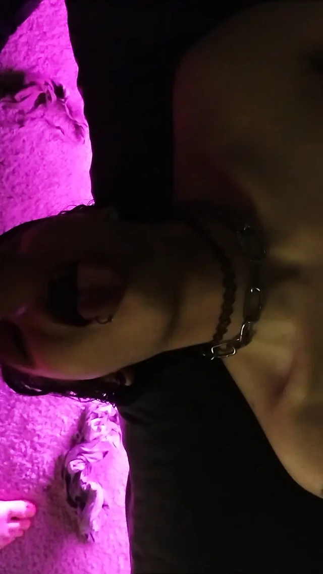 Duş sonrası hızlı sabah oral seksi
