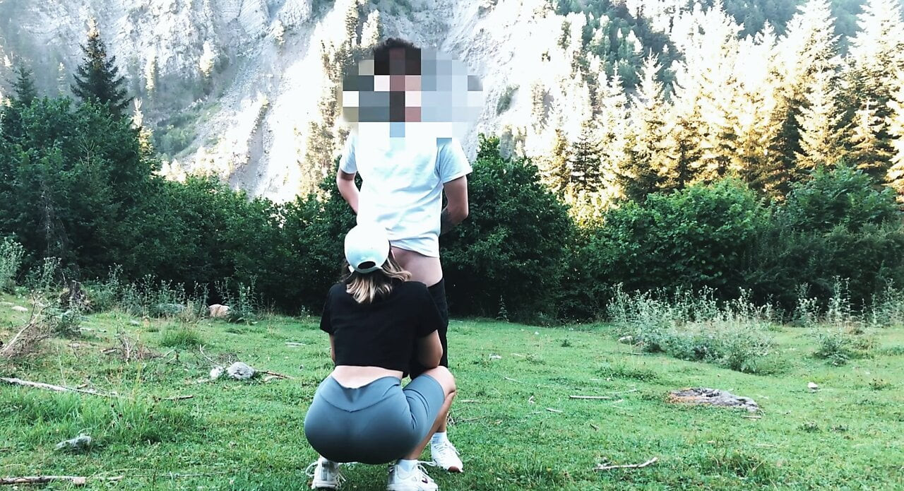 Büyük göt öğrenci becerdin içinde the orman içinde ayakta doggystyle