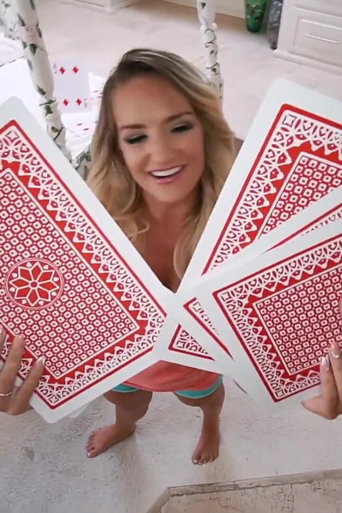 Beni kırma - Cali Carter minyon olabilir ama gırtlağına kadar almak için ağzında çok fazla yer var.