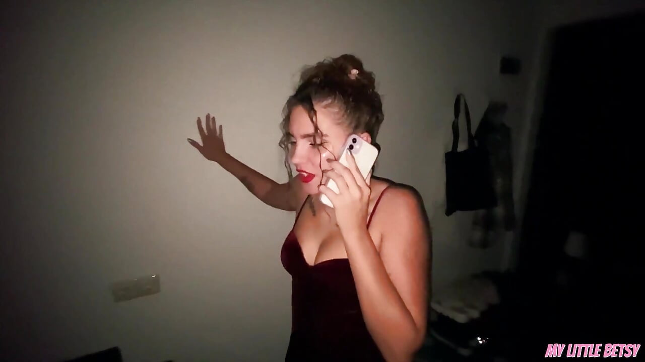 Seksi oda arkadaşım onu sikip ağzına boşalmamı seviyor - tüm dölümü yut