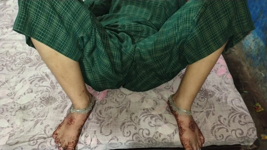 Büyük memeli seksi kız