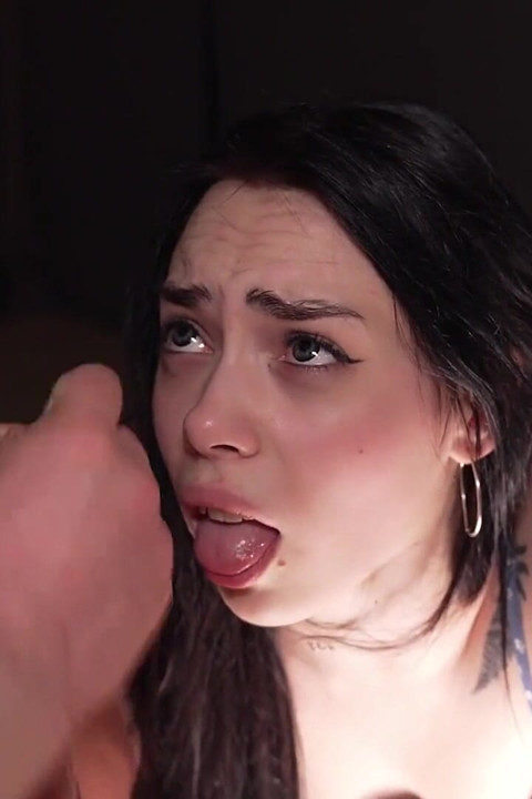 Sert sikişiyor Onu bir fahişe gibi sikmek için vahşi bir arzu. 4K HD Tim Team