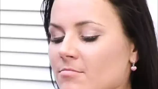 Iki busty genç kızlar kaba lezbiyen yapay penis sikme