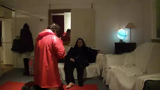 Bbw metres lydia var köle yalamak pvc bot ve ayaklar temiz