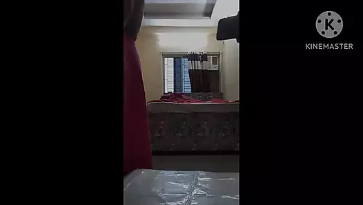 Seks karısı ve kocası romantik an göğüslere masaj yapıyor çok güzel seks romantik seks büyük