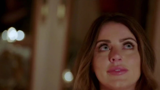 Vixen sophie dee tamamen doyumsuz ve sikişiyor