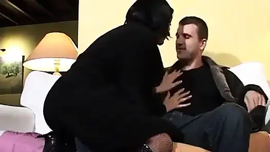 File çoraplı büyük memeli burjuva canlı sikiliyor