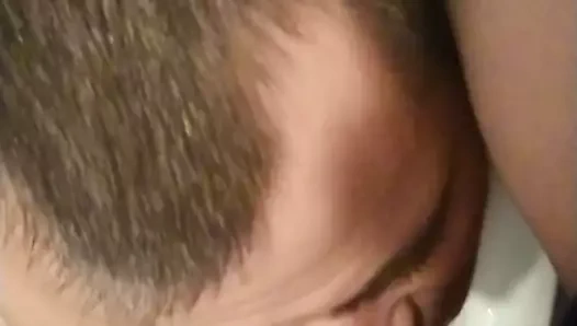 pissing üzerinde the koca Birleşik Krallık