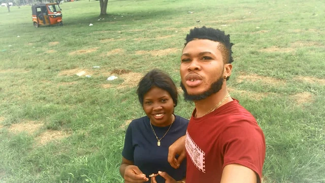 Sevimli Afrikalı çift, sert sikişmeden önce güzel bir randevuya sahip!