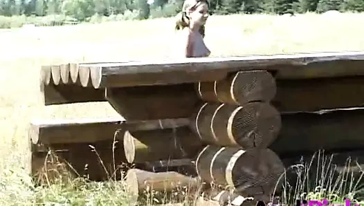 Andi pembe - güzel kız.