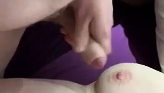 Eş seviyor boşalmak üzerinde ona memeler