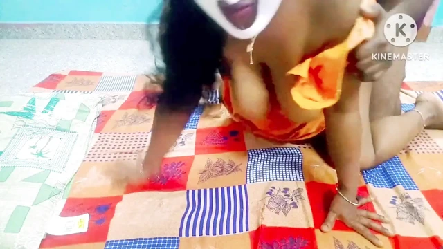 Doyumsuz seksi üvey annenin şehvetli duyguları genç üvey oğluna dönüyor