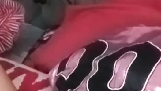 Yumruk sokma oyuncağı ile pembe ıslak görünüm