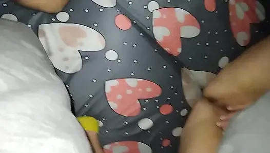 Beni yala, onun tıraşlı amının içine boşal