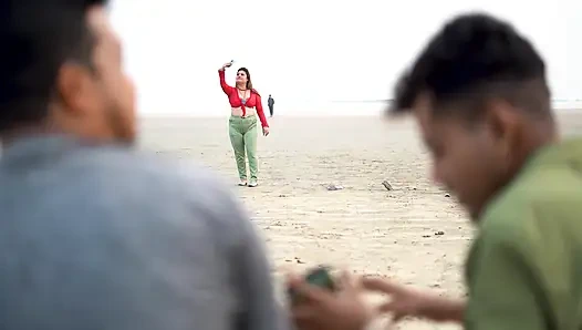 Hintli porno yıldızı grup seks sert sikişiyor