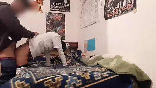 Hael hemşire üniformasıyla benimle dalga geçmeyi seviyor