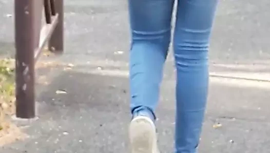 Sokakta güzel küçük göt