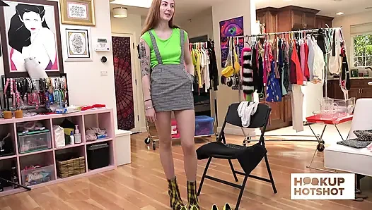 Bts - Megan Winters kamera arkası doğal cazibesini gösteriyor!