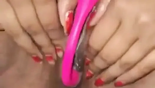 Tombul evli kadın parmaklıyor