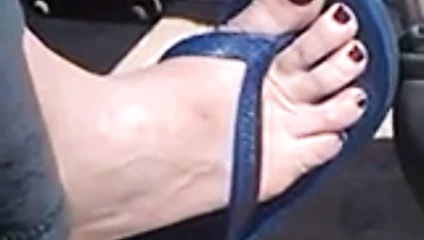 Patronumun kızının ayakları