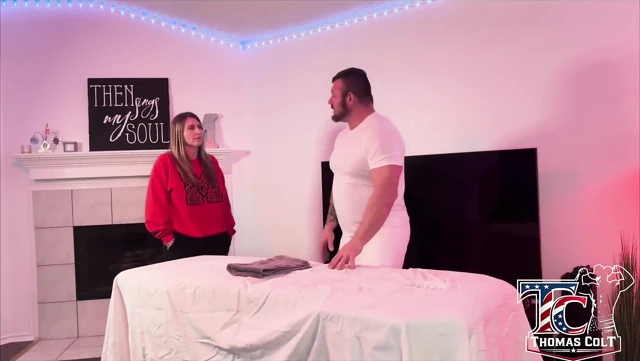 Pawg orta yaşlı seksi kadın erotik masajdan sonra sikiliyor ve dölleniyor!