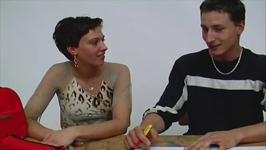 Kısa saçlı bebek itibaren germany gets ona deldi kedi becerdin