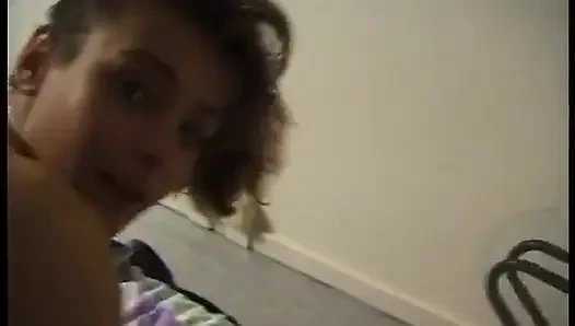 Брюнетку Vixen шпилят и обкончали на живот в видео от первого лица