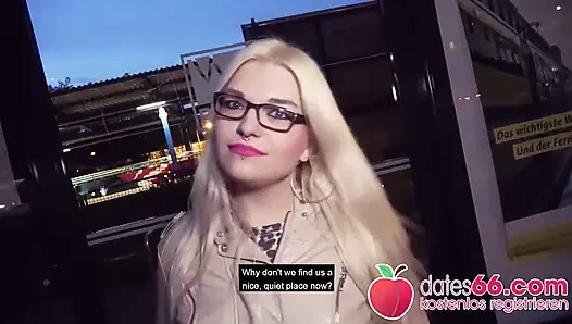 Kirli park bankında inek gözlüğüne boşal! Mariella Sun
