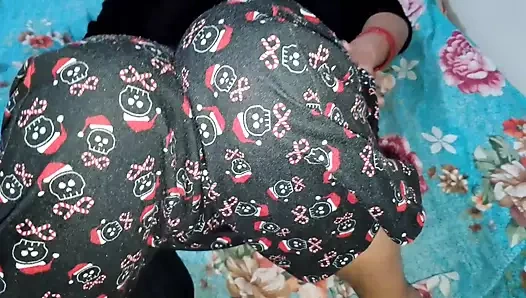 Hintli evli kadın gecelikle sikiliyor - Hintli ateşli çift