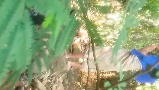 Açık havada sikişiyor