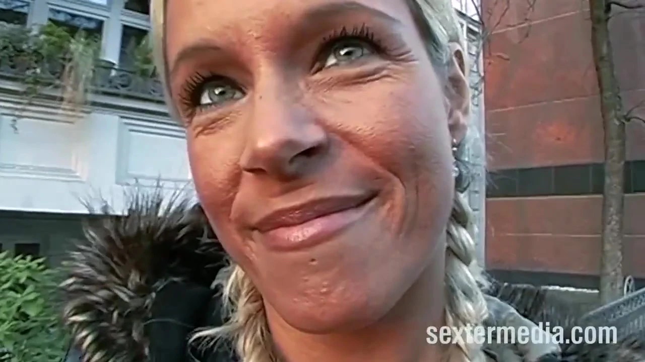 Blondine fickt fuer 100 Euro