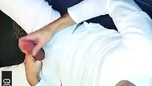 Mike tek başına çalışıyor
