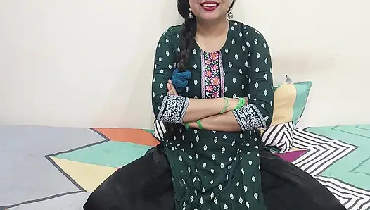 Hintli üvey kız kardeş ludo oyununda büyük götünü serbest bırakıyor Hintçe sikiliyor