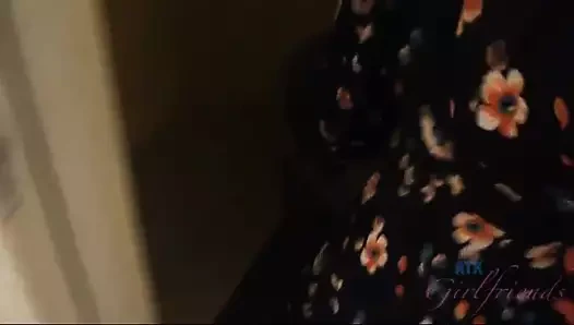 Gina valentina seni otel odasında bir köpek yavrusu gibi bekliyor