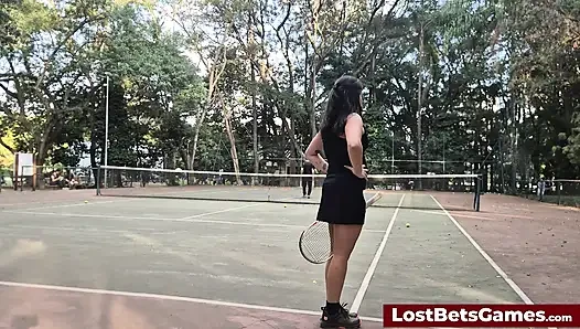 Rafaela ve Igor striptiz tenisi maçını dışarıda yapıyor